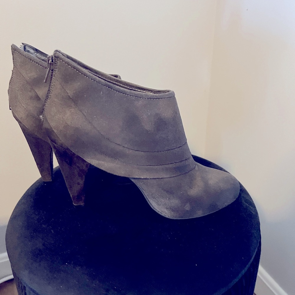 Sade grey pumps size 8